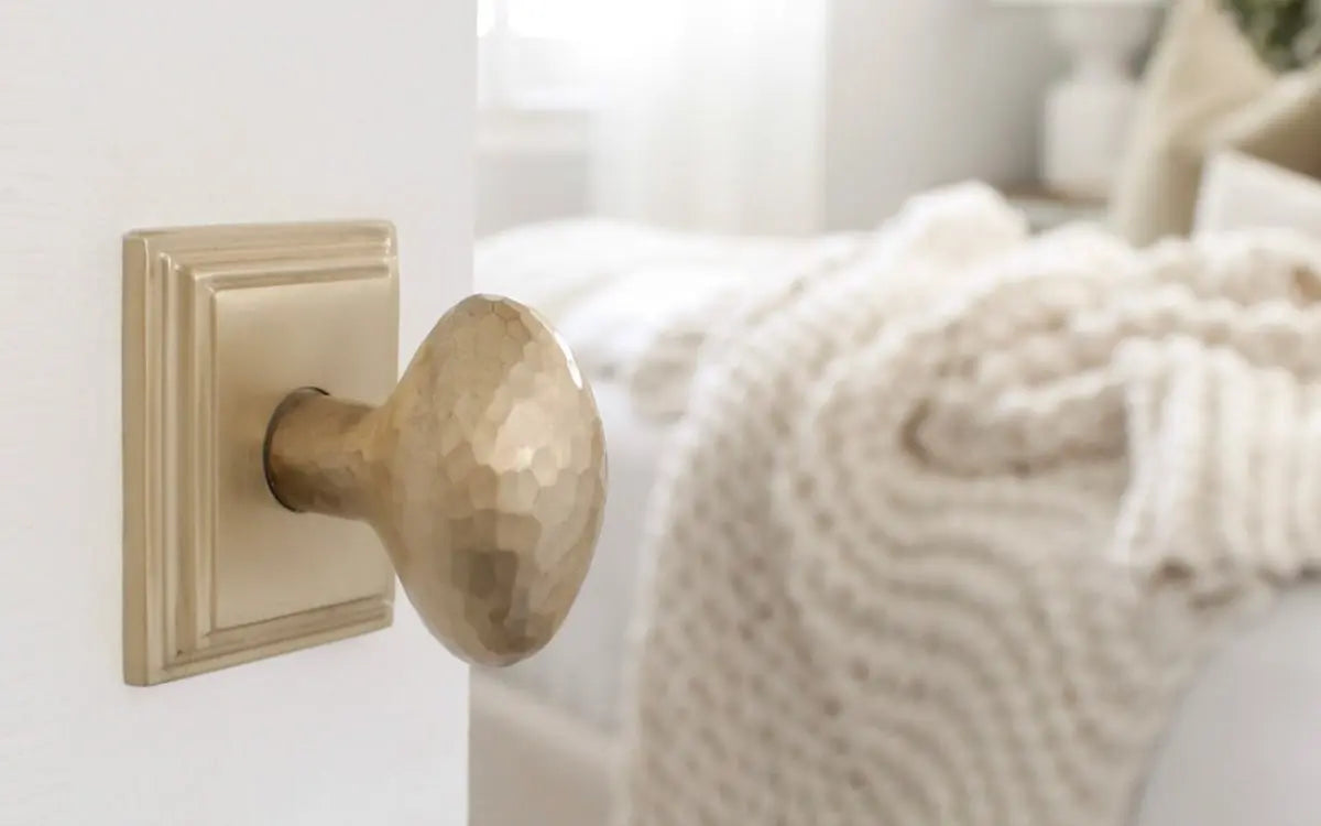 Emtek Hammered Egg Knob - Hentell