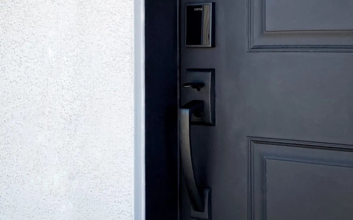 Emtek Ares EMPowered™ Motorized Touchscreen Keypad Entry Set - Hentell