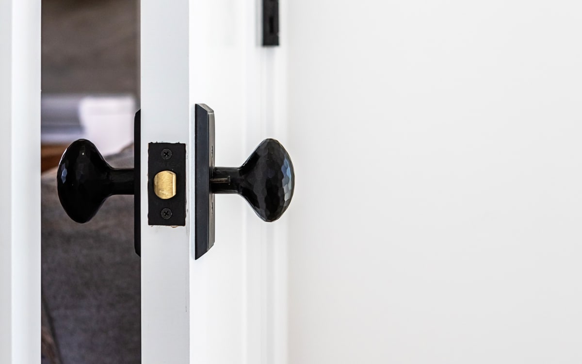 Emtek Hammered Egg Knob - Hentell