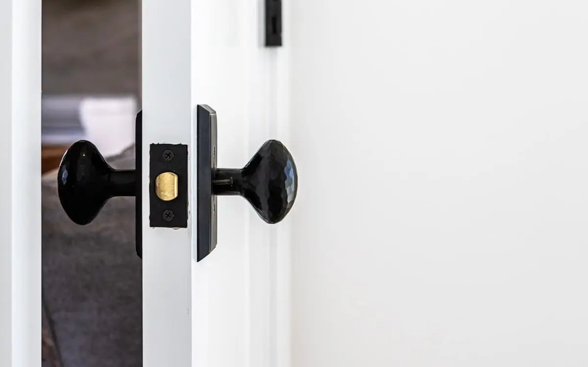 Emtek Hammered Egg Knob - Hentell