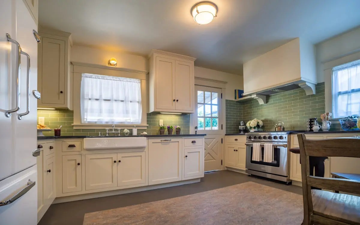 Emtek Hammered Bin Pull - Hentell