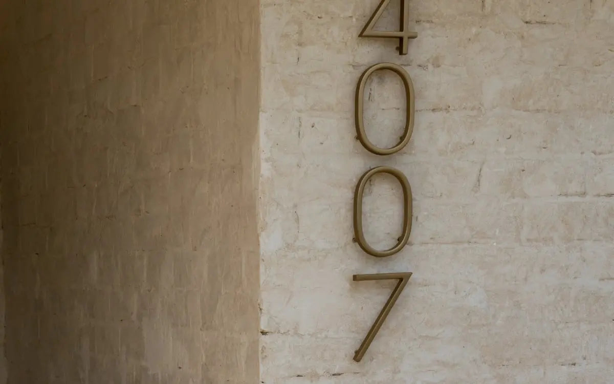 Emtek 7" Modern House Numbers - Hentell