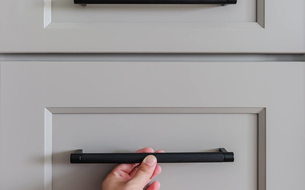 Emtek Select Cabinet Rectangular Stem Knurled Bar Cabinet Pull - Hentell