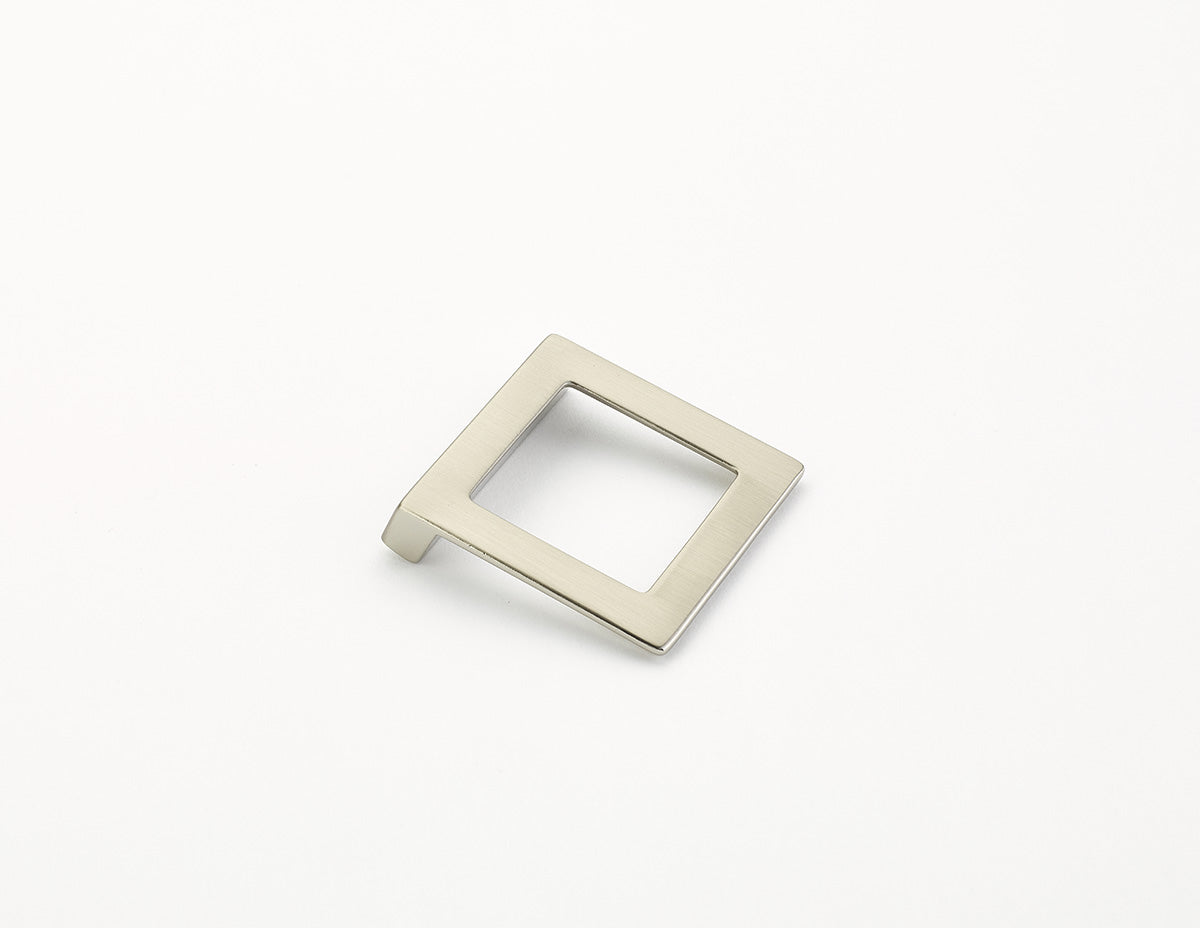 Schaub Finestrino, Angled Square Pull, Satin Nickel, 32 mm cc