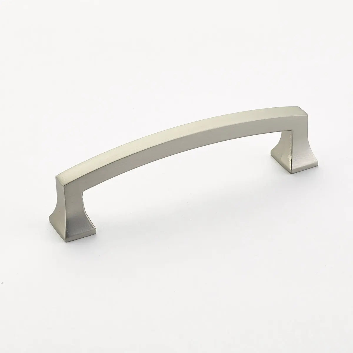 Schaub Menlo Park, Arched Pull, Satin Nickel, 4" cc Schaub Hentell Schaub