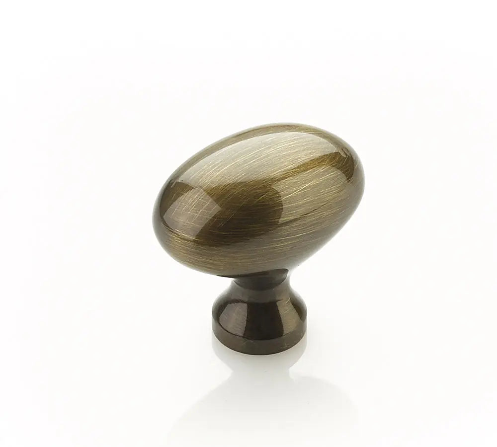 Schaub Traditional, Knob, Oval, Antique Brass, 1-3/8" dia Schaub Hentell Schaub