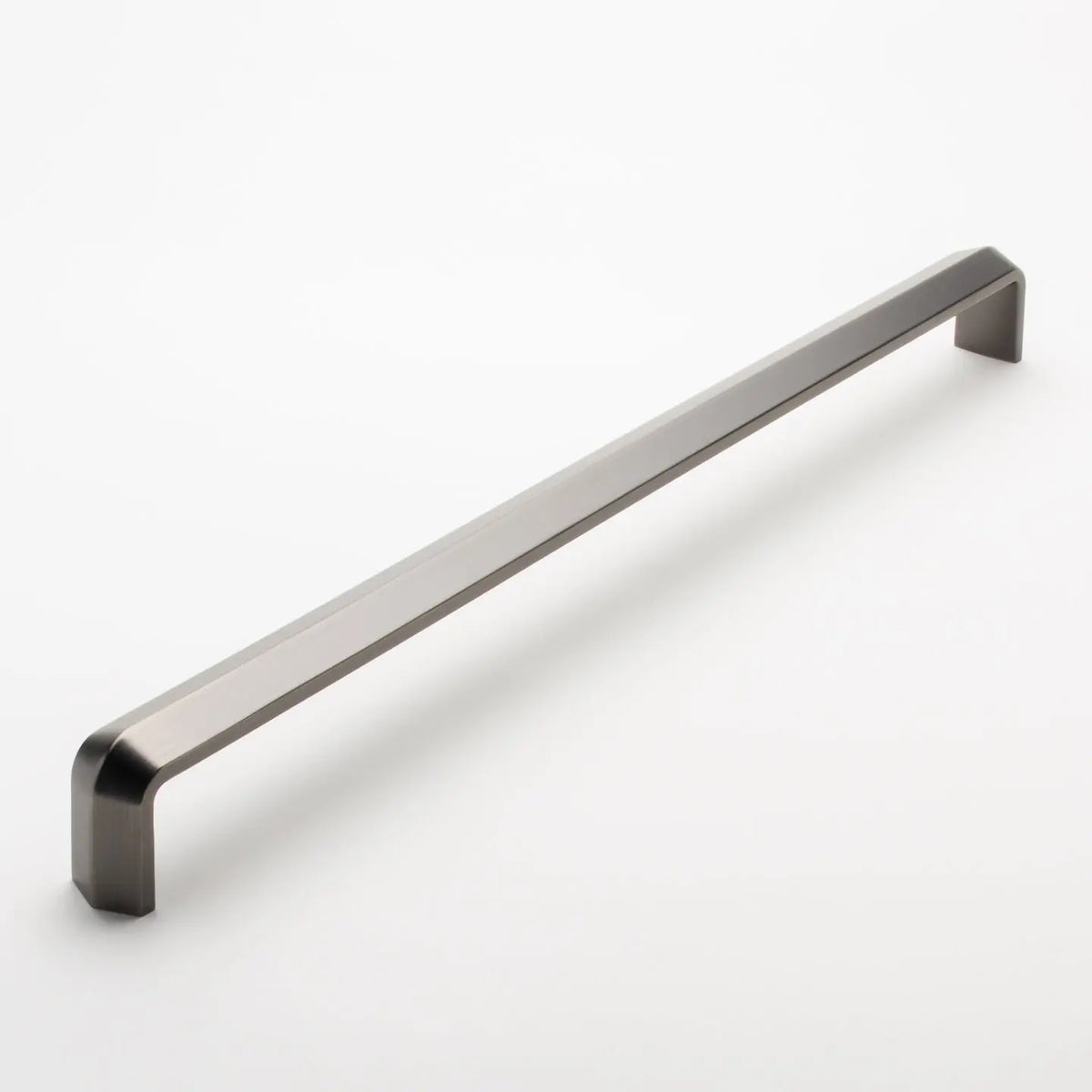 Eternity 18″ pull in gunmetal