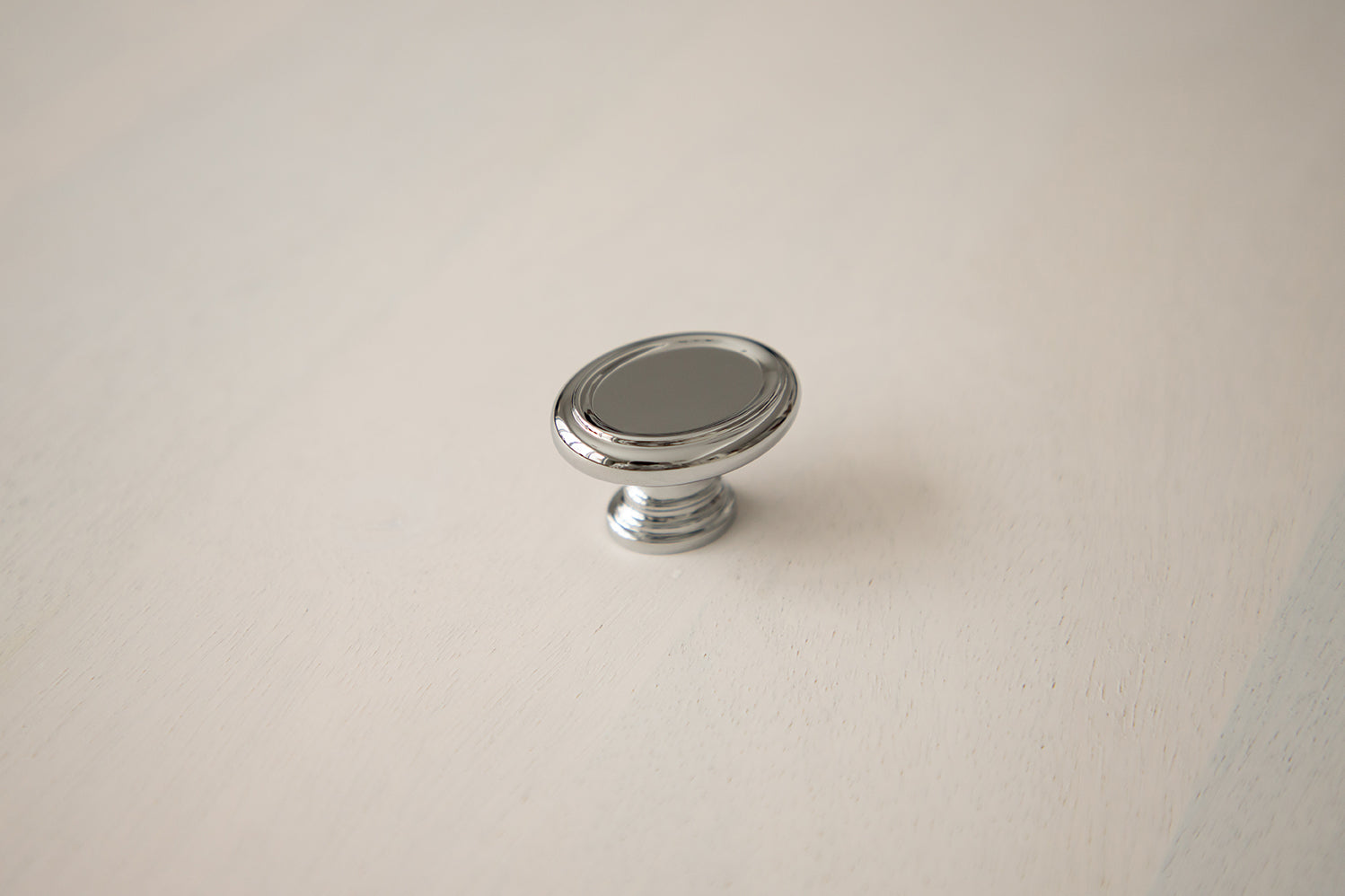 Belwith Keeler 1-1/2 Inch x 1-1/8 Inch Oval Berkshire Oval Knob - Chrome