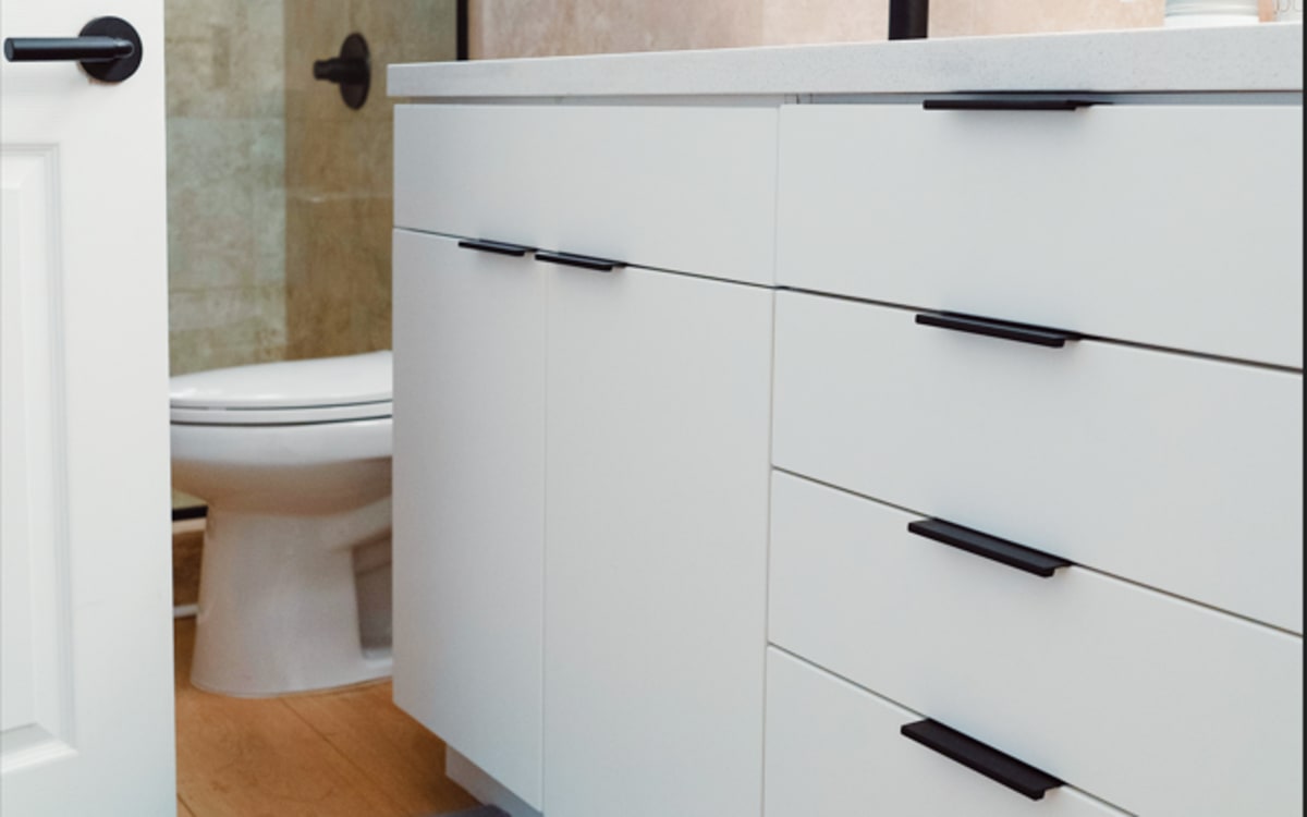 Emtek Cabinet Edge Pull - Hentell